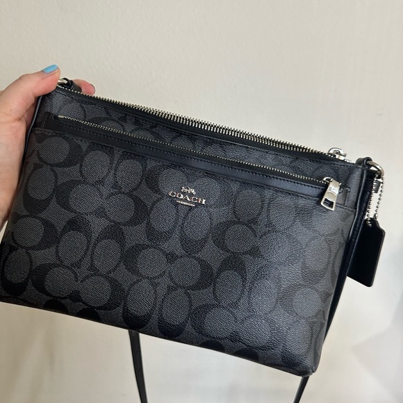 Black Coach Bag - Picture 4 of 7